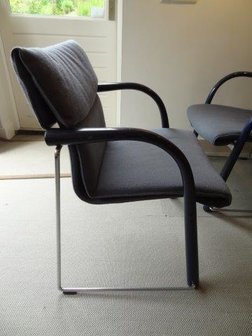 8 Thonet S 320 chairs (prijs per stuk)