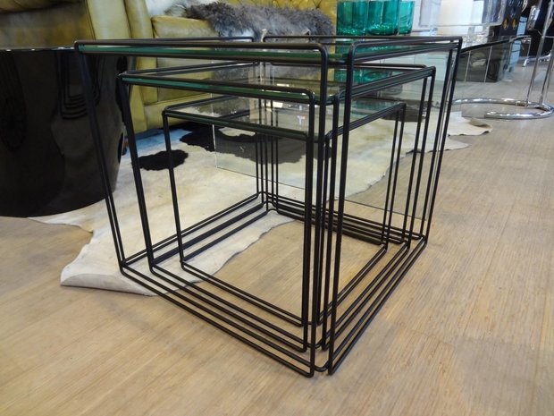 GERESERVEERD VOOR MARCUS/  ISOCELE NESTING TABLES BY MAX SAUZE