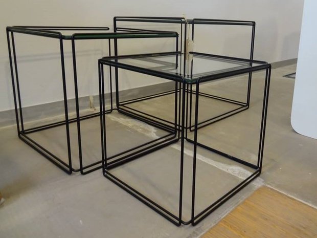GERESERVEERD VOOR MARCUS/  ISOCELE NESTING TABLES BY MAX SAUZE