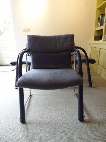 8 Thonet S 320 chairs (prijs per stuk)