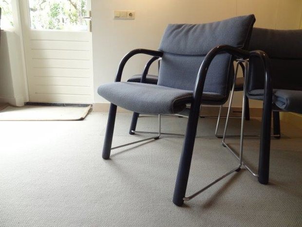 8 Thonet S 320 chairs (prijs per stuk)